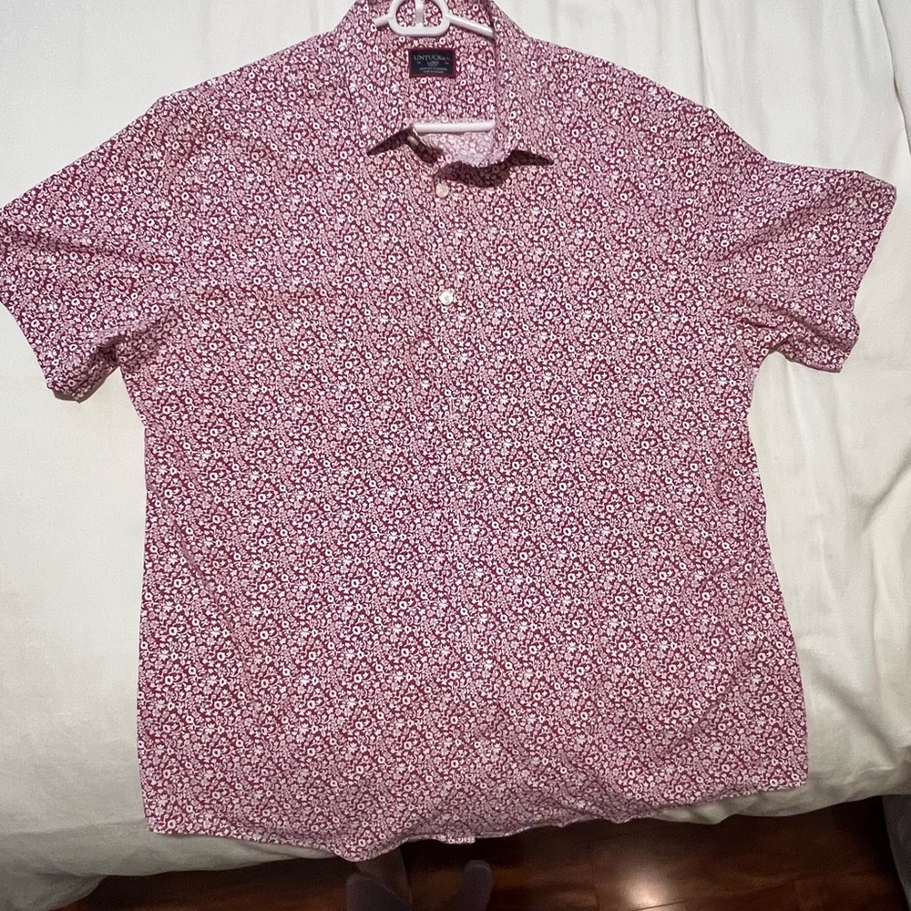 UNTUCKit Men's Red and White Patterned Shirt